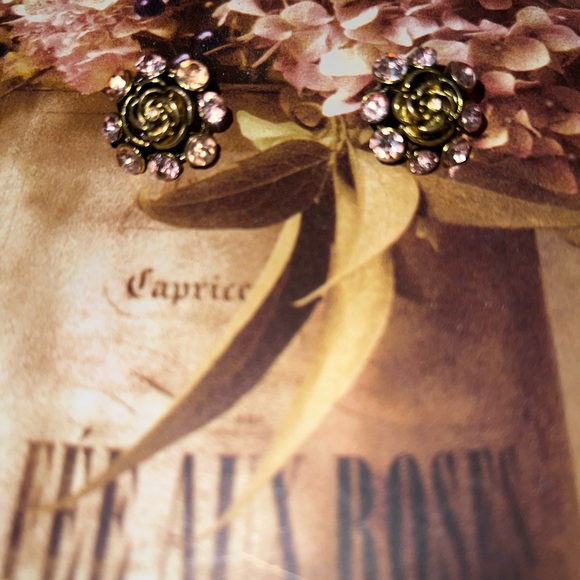 Avon vintage Gold plated earrings with pink CZ diamond studded earrings - Picture 8 of 13